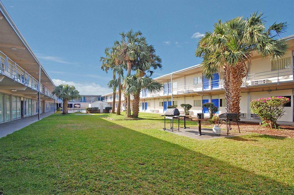 Rodeway Inn Metairie Exterior photo