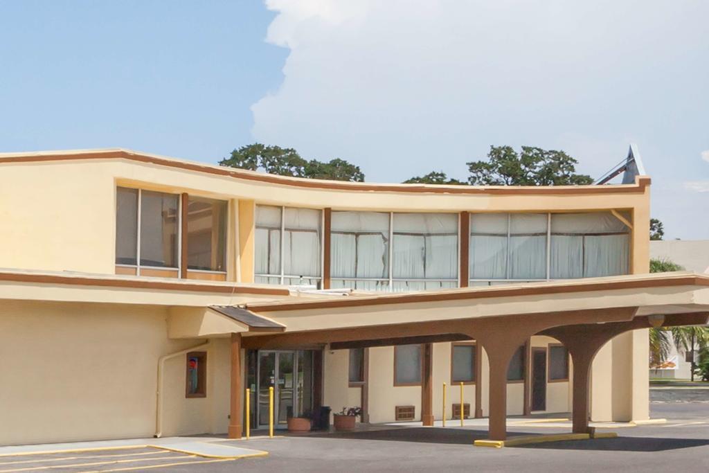 Rodeway Inn Metairie Exterior photo